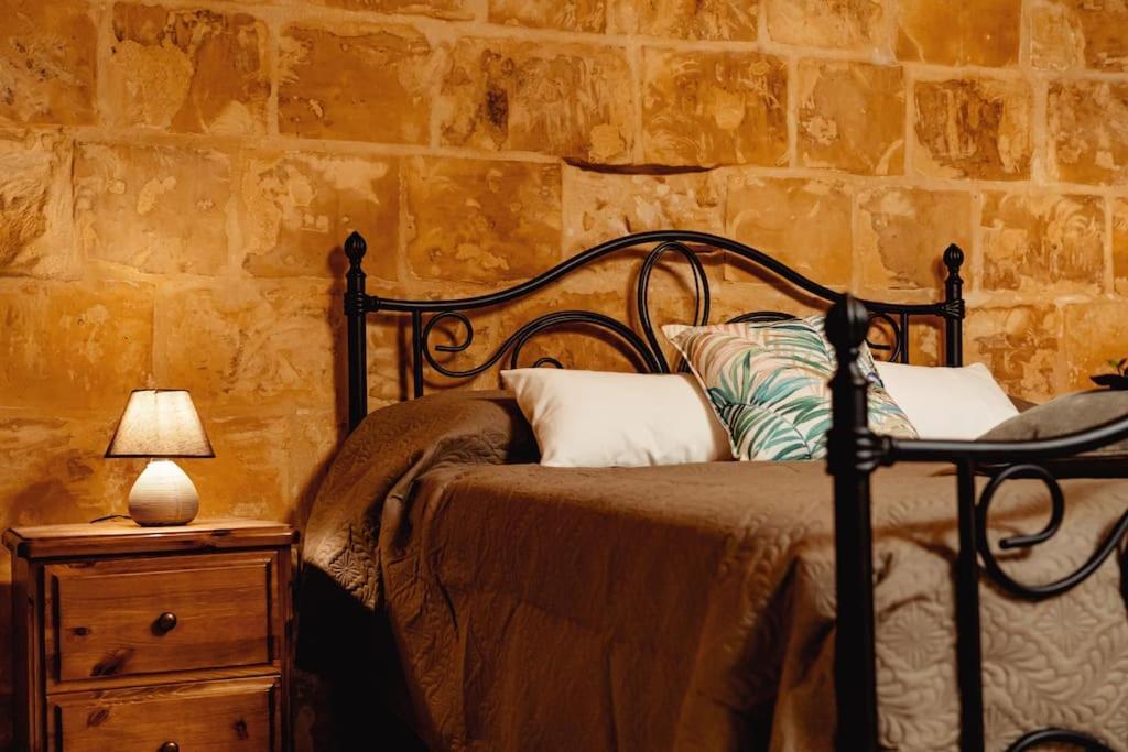 Enchanting 2Bdr Townhouse In Valletta Centre! Экстерьер фото