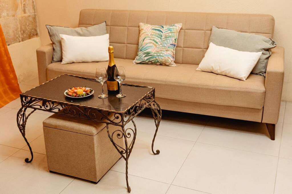 Enchanting 2Bdr Townhouse In Valletta Centre! Экстерьер фото
