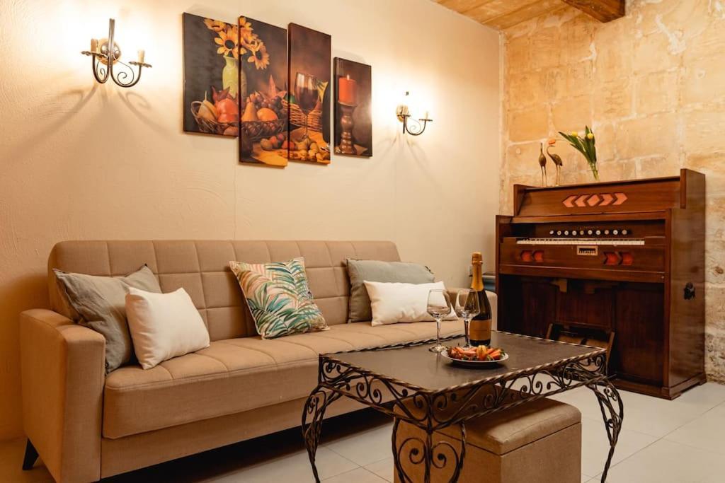 Enchanting 2Bdr Townhouse In Valletta Centre! Экстерьер фото