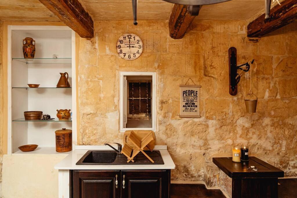 Enchanting 2Bdr Townhouse In Valletta Centre! Экстерьер фото