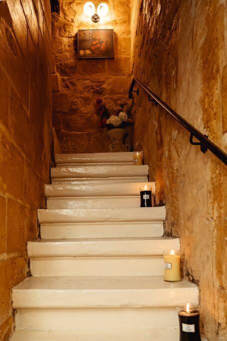 Enchanting 2Bdr Townhouse In Valletta Centre! Экстерьер фото