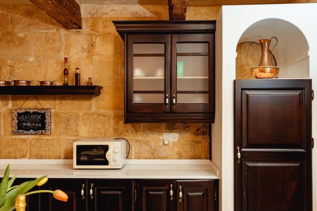 Enchanting 2Bdr Townhouse In Valletta Centre! Экстерьер фото