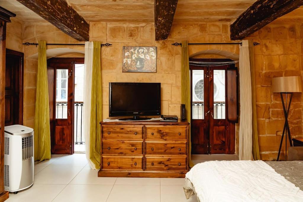 Enchanting 2Bdr Townhouse In Valletta Centre! Экстерьер фото